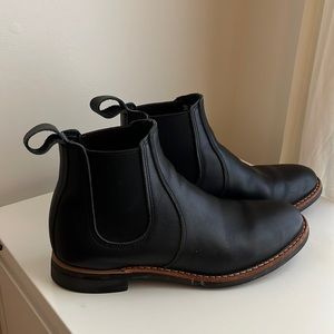 Red Wing Chelsea boots in black size 8.5 W EUC